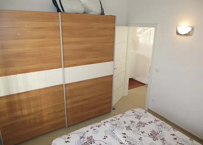 Apartment Iva Doren Vir