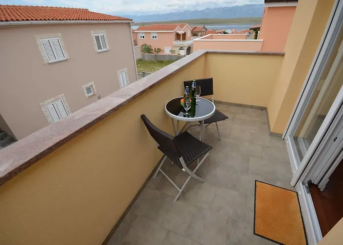 Apartment Iva Doren Vir