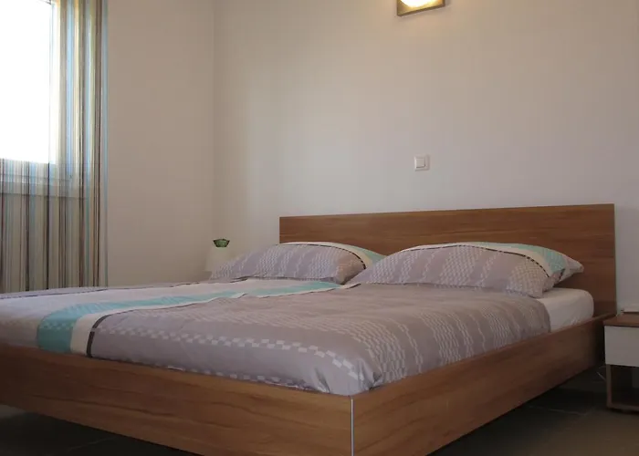 Apartment Iva Doren Vir