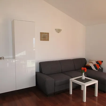 Iva Doren Apartman *